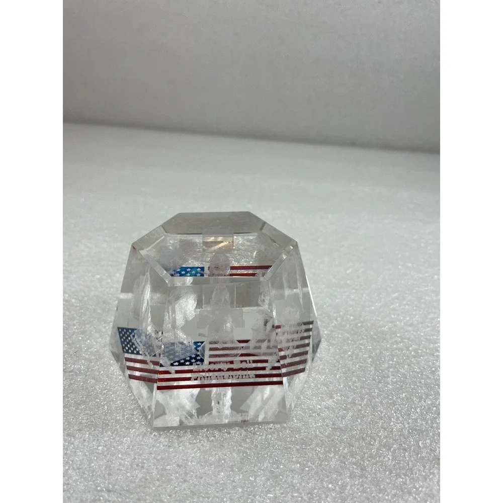 Philadelphia 3D Laser Etched Crystal Paperweight Liberty Bell Independence Hall
